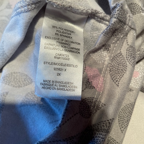 Gray and Pink Pajama Set with Modern Pattern - Picture 3 of 4